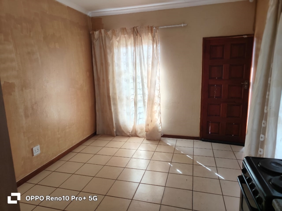 To Let 2 Bedroom Property for Rent in Promosa North West